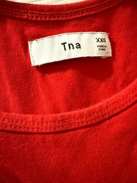 TNA Red Ribbed Crop Tank - Picture 3 of 3